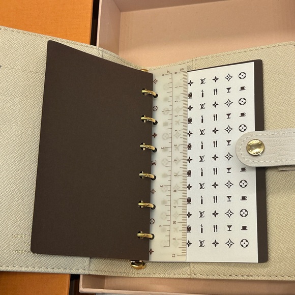 LOUIS VUITTON Monogram Mini Lin Agenda PM Notebook Cover - Picture 14 of 16